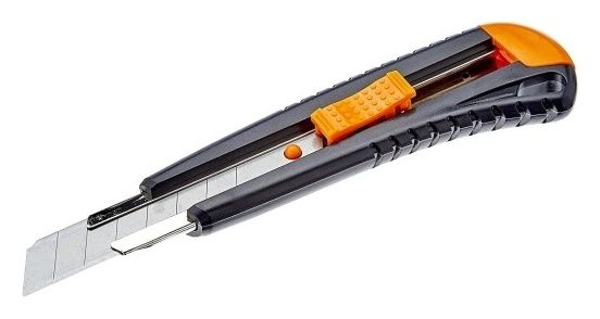 Nożyk z wysuwanym ostrzem 18mm 1003749 Fiskars