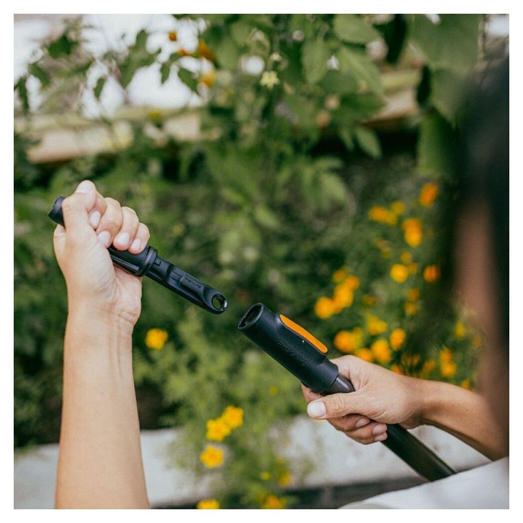 Adapter do łączenia trzonka Fiskars OneClick z głowicą Fiskars QuikFit 1080703 Fiskars99