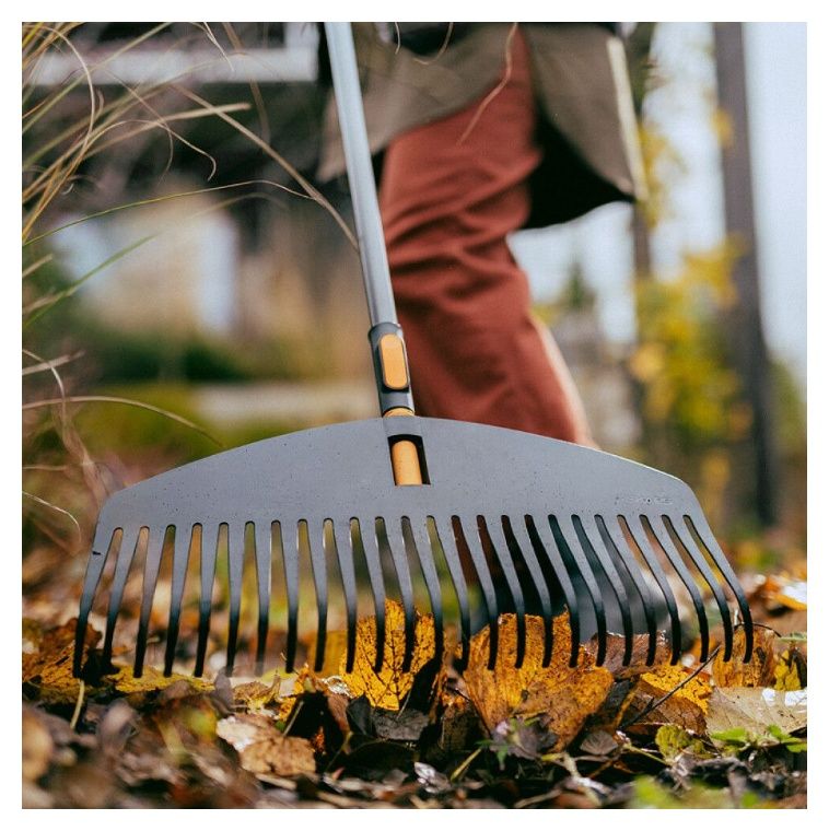 Grabie do liści głowica OneClick 1080673 Fiskars111