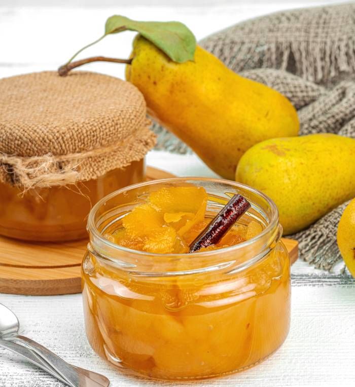 Dżem gruszkowy w szklanym słoiku. Fot. Fuzull Hanum - shutterstock.com Dżem gruszkowy w szklanym słoiku. Fot. Fuzull Hanum - shutterstock.com